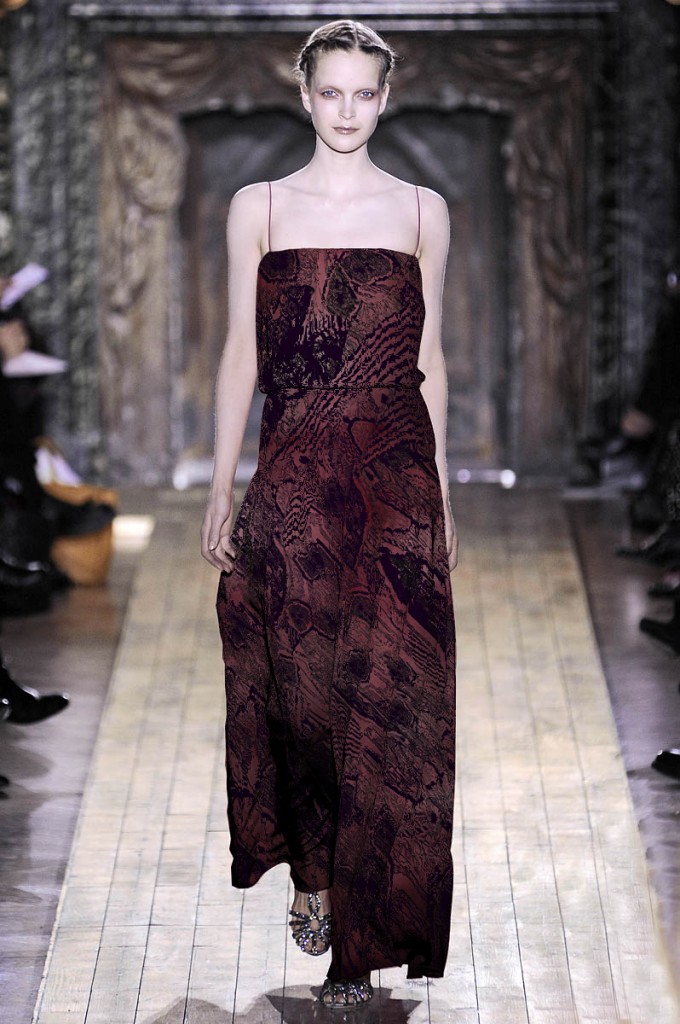 VALENTINO__Haute couture_ fall winter 2011_Paris january 2011